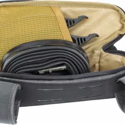 Evoc Multi Frame Pack M 1L - Rahmentasche 17 Evoc Multi Frame Pack M 1L - Rahmentasche -E-Bike Zubehör Verkaufsladen evoc multi frame pack m 1 liter rahmentasche carbon grau offen mit inhalt