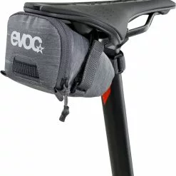 Evoc Seat Bag Tour M 0,7L Satteltasche -E-Bike Zubehör Verkaufsladen evoc seat bag tour m 700 ml satteltasche montiert