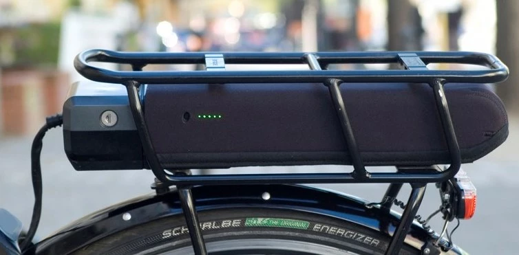 FAHRER Neopren Schutzhülle Cover - Shimano Steps Gepäckträgerakku 3 FAHRER Neopren Schutzhülle Cover - Shimano Steps Gepäckträgerakku – Bild 3