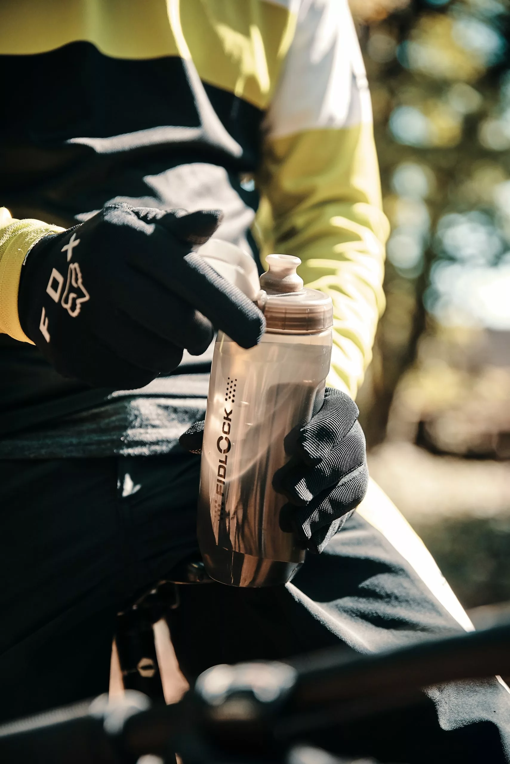 Fidlock Twist Single Bottle 590 Ersatz-Trinkflasche Transparent Schwarz 4 Fidlock Twist Single Bottle 590 Ersatz-Trinkflasche Transparent Schwarz – Bild 4