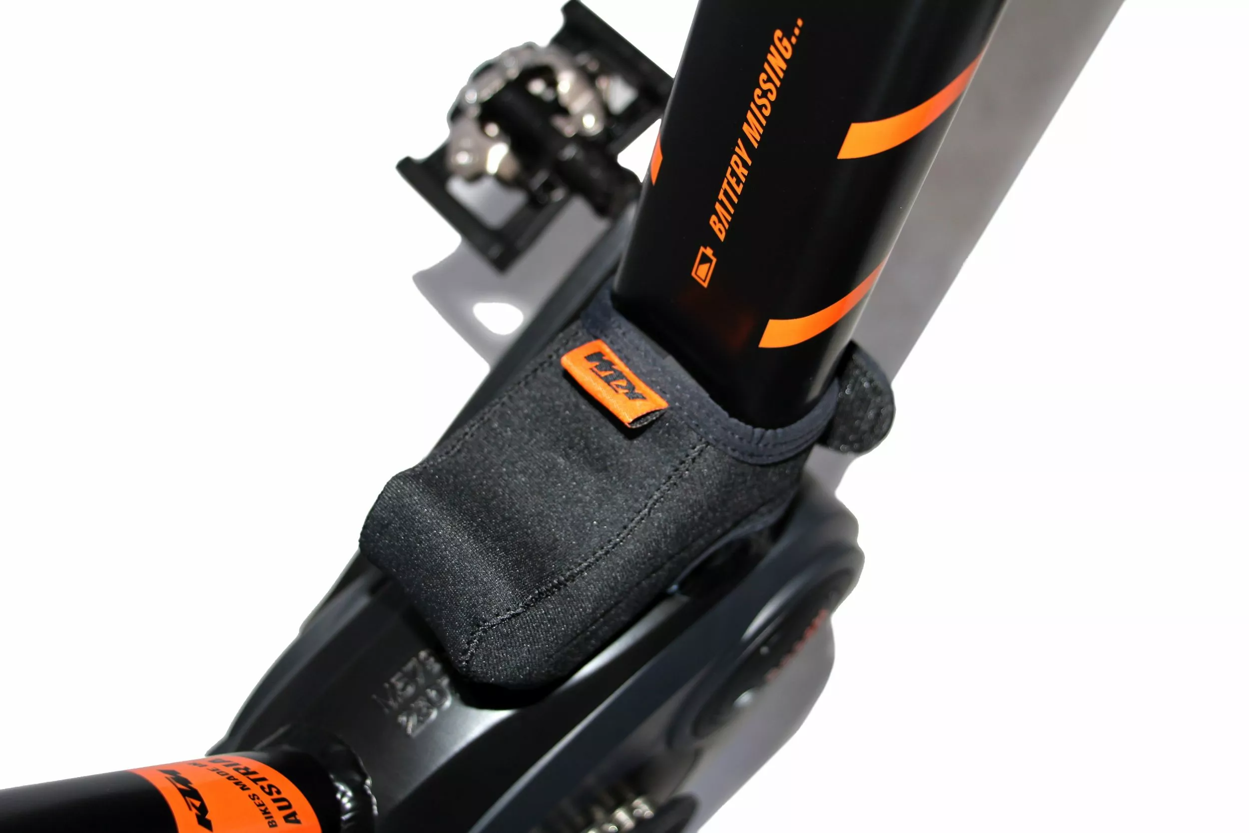 KTM Neopren Cover - Schutzhülle Aufnahme Rahmenakku 1 KTM Neopren Cover - Schutzhülle Aufnahme Rahmenakku