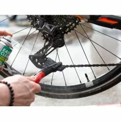 Motorex Easy Clean Ketten- Und Teilereiniger -E-Bike Zubehör Verkaufsladen mtorex easy clean ketten und teilreiniger im einsatz 2