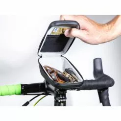 SP Connect Wedge Case Set - Lenkertasche 4 SP Connect Wedge Case Set - Lenkertasche -E-Bike Zubehör Verkaufsladen sp wedge case set im beispiel